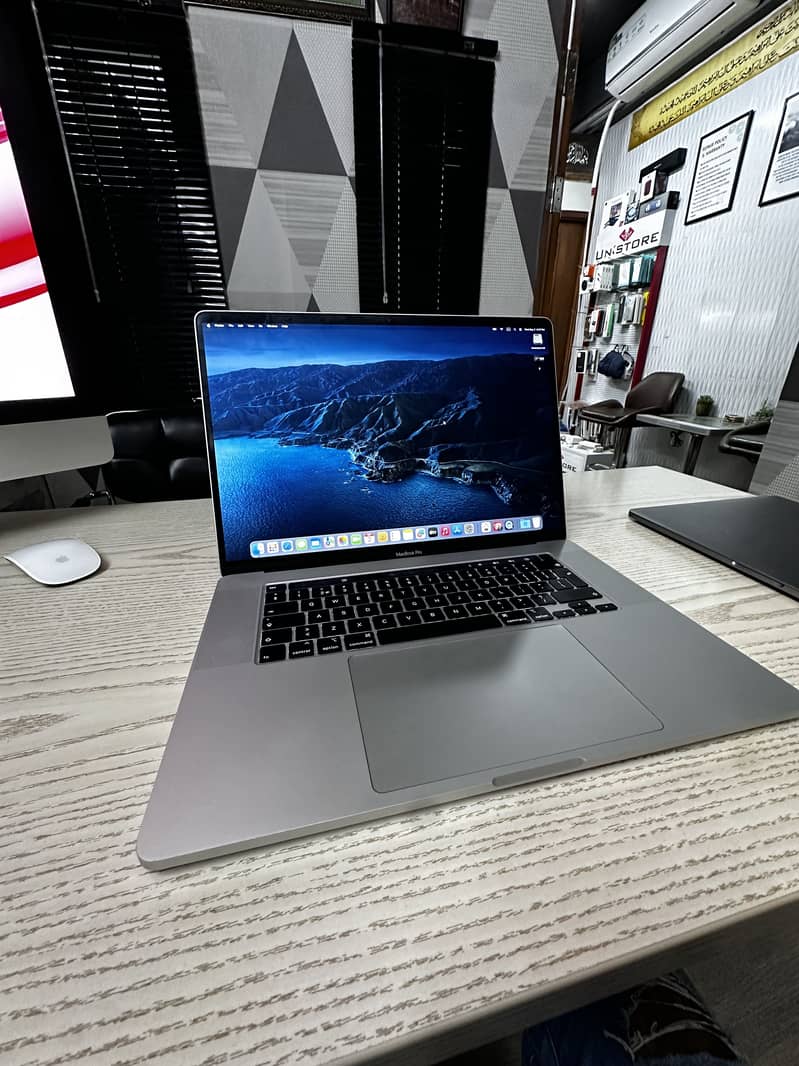 Macbook Pro (2019) 1