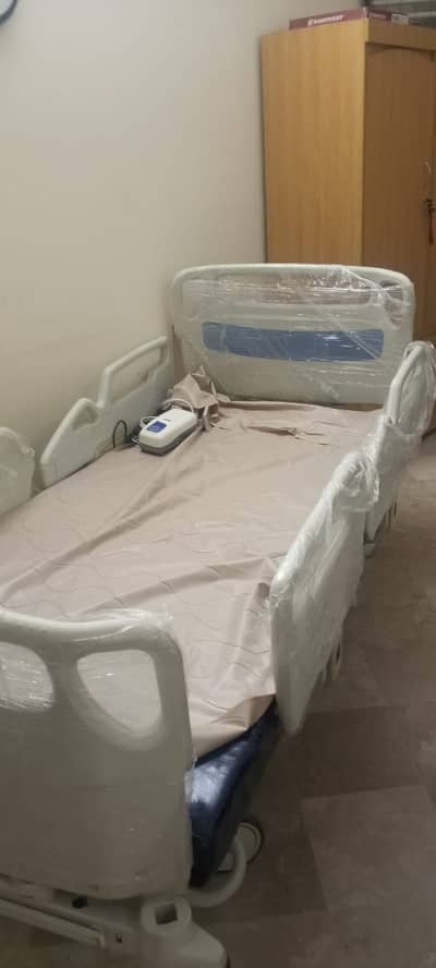 Medical patient bed