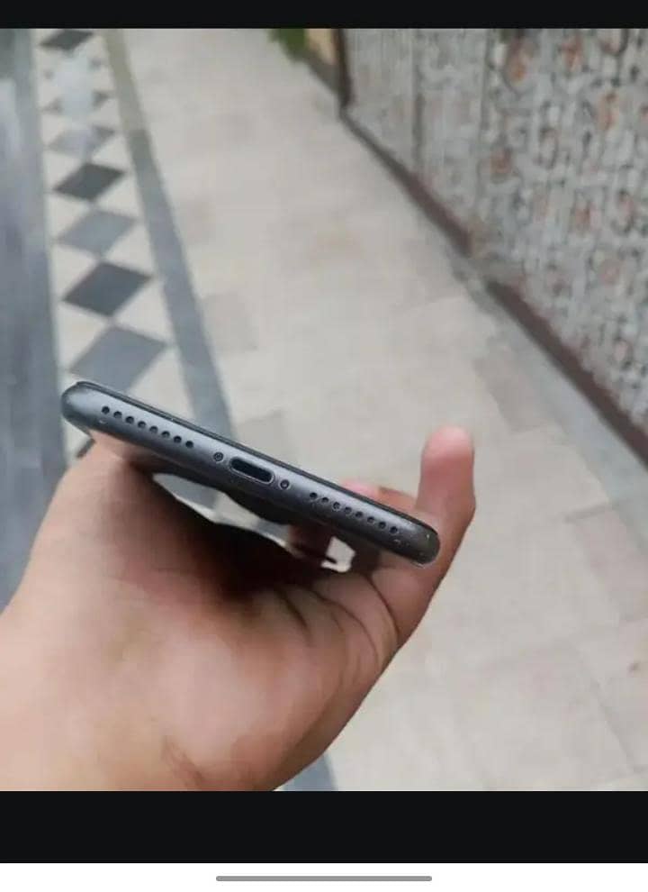 Apple iPhone 8 Plus 2