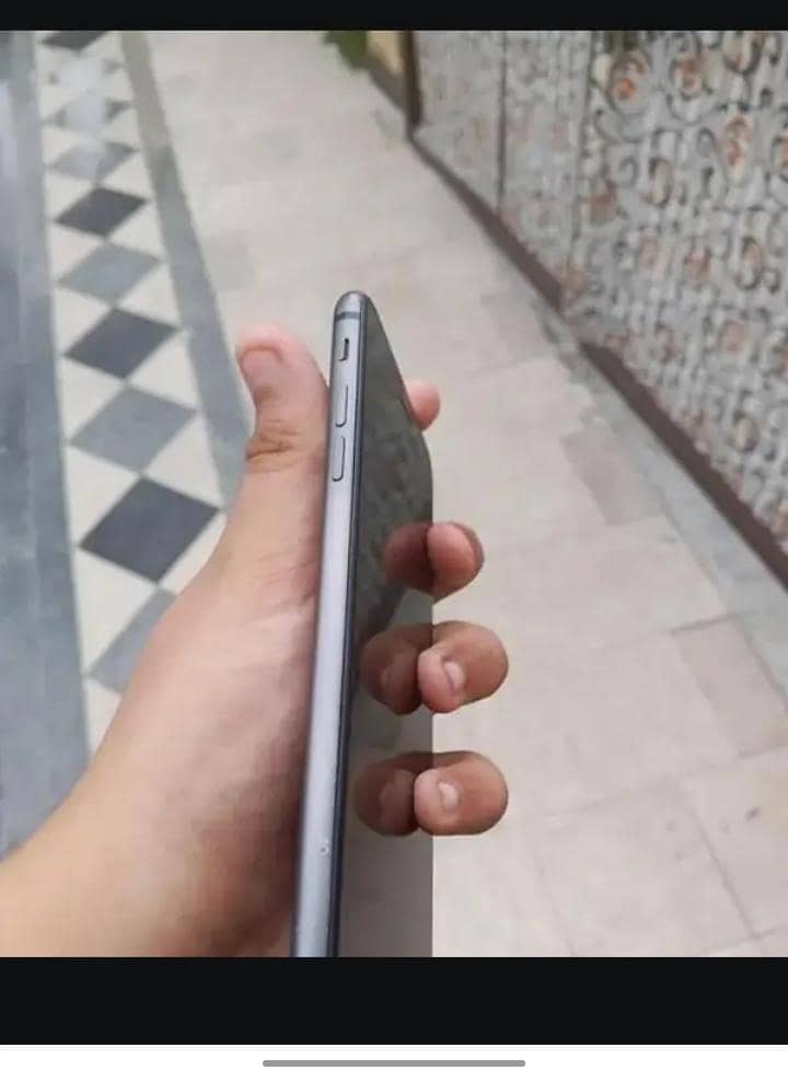 Apple iPhone 8 Plus 3