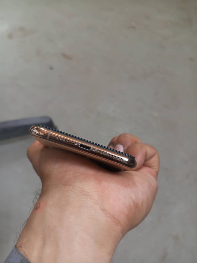 Apple iPhone 11 Pro Max 3