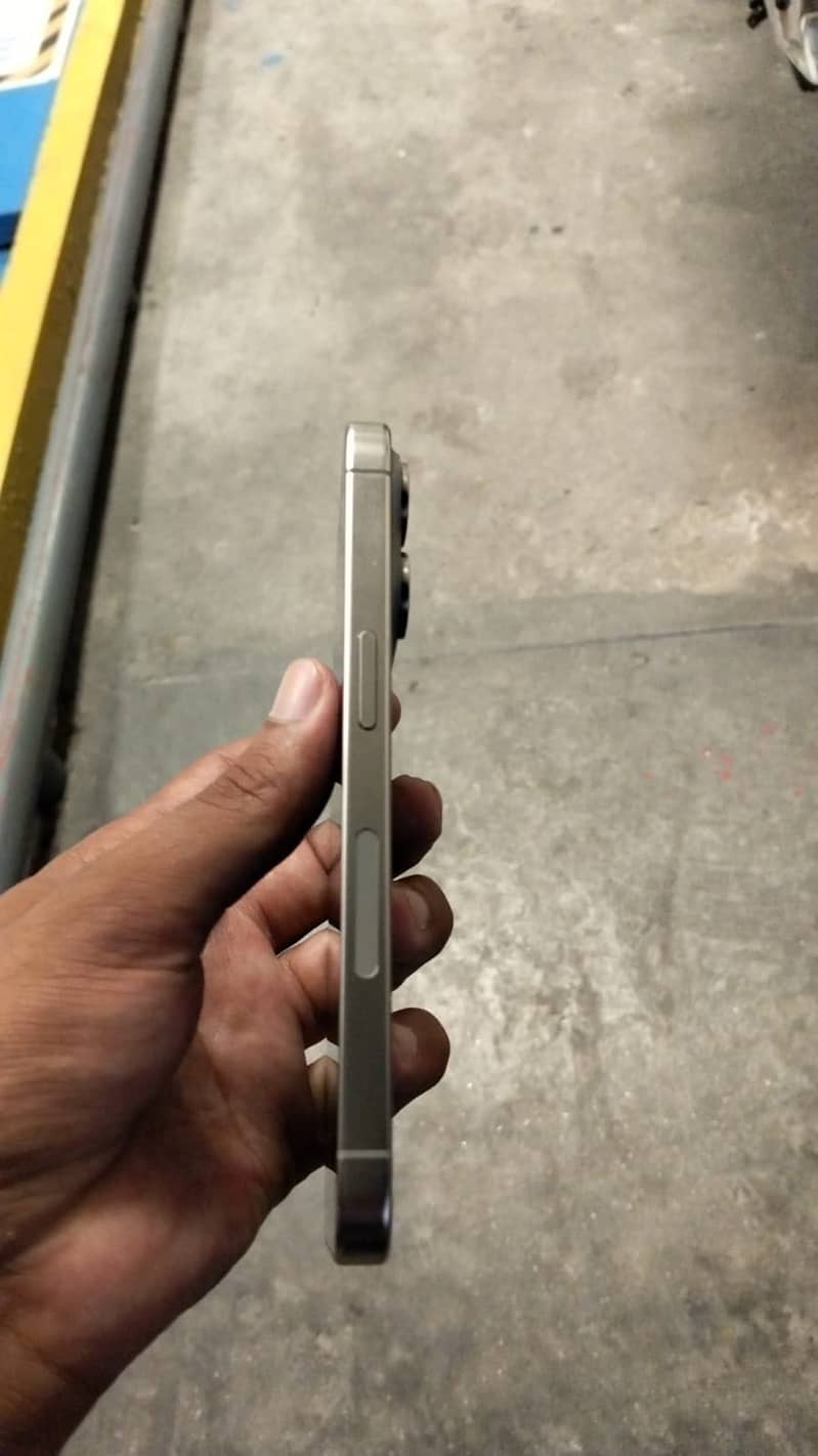 Apple iPhone 15 Pro | 128GB | Genuine & Premium Condition 2