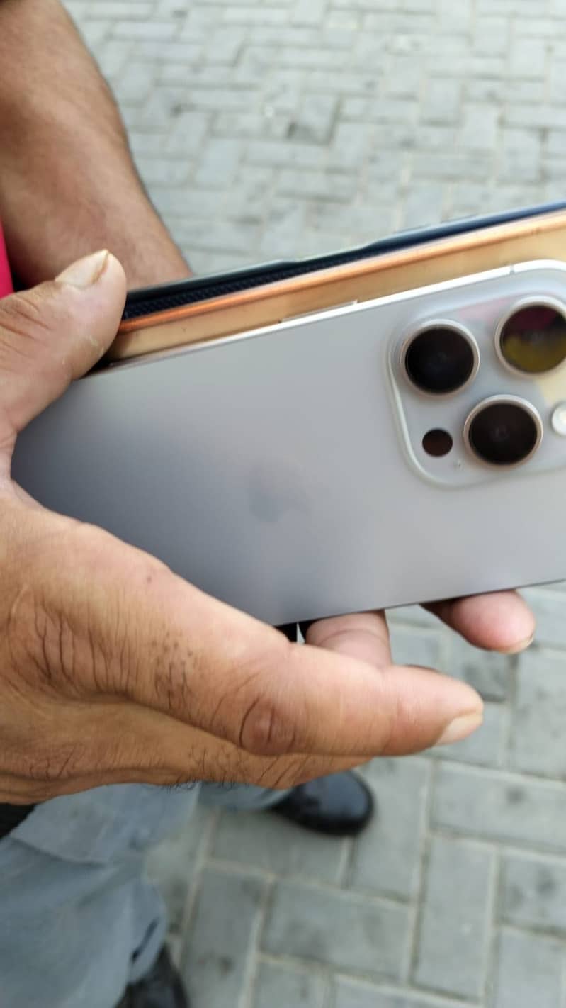 Apple iPhone 15 Pro | 128GB | Genuine & Premium Condition 3