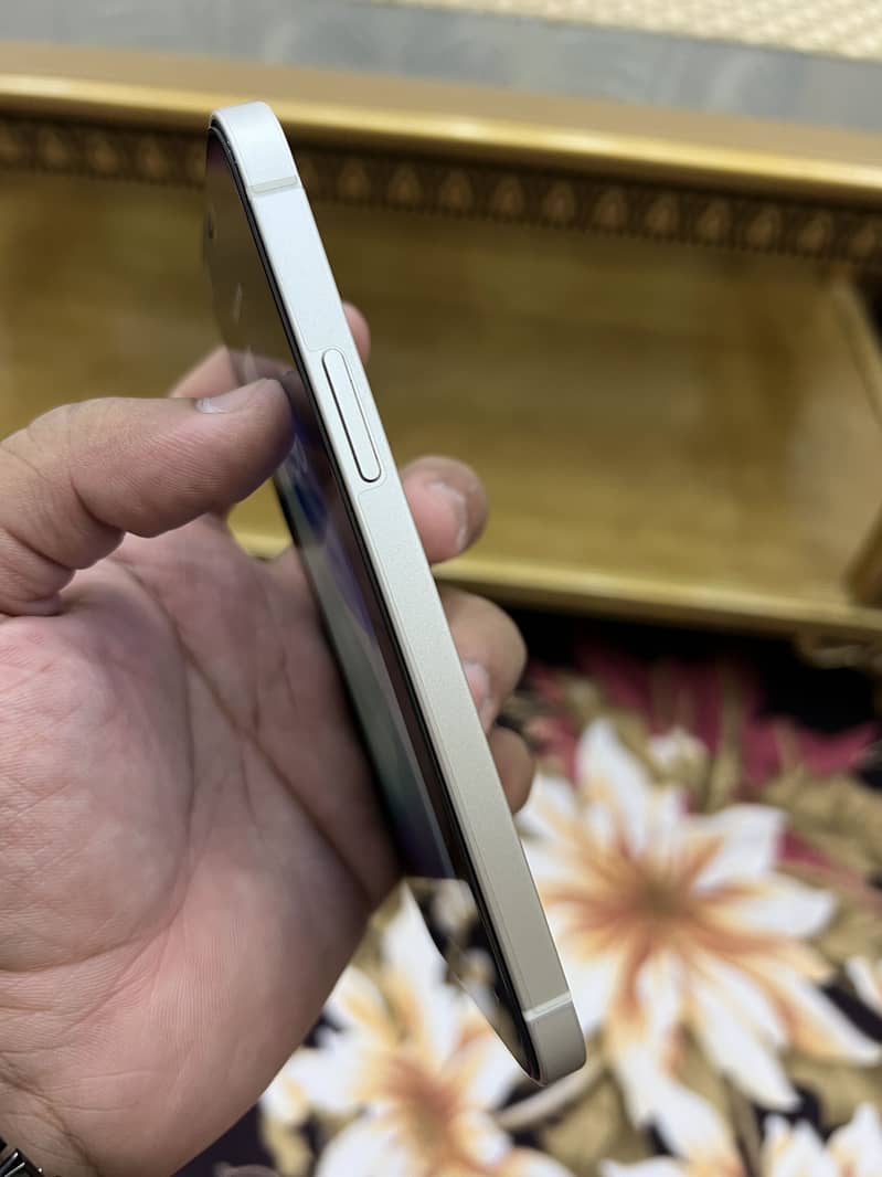 Apple iPhone 12 2