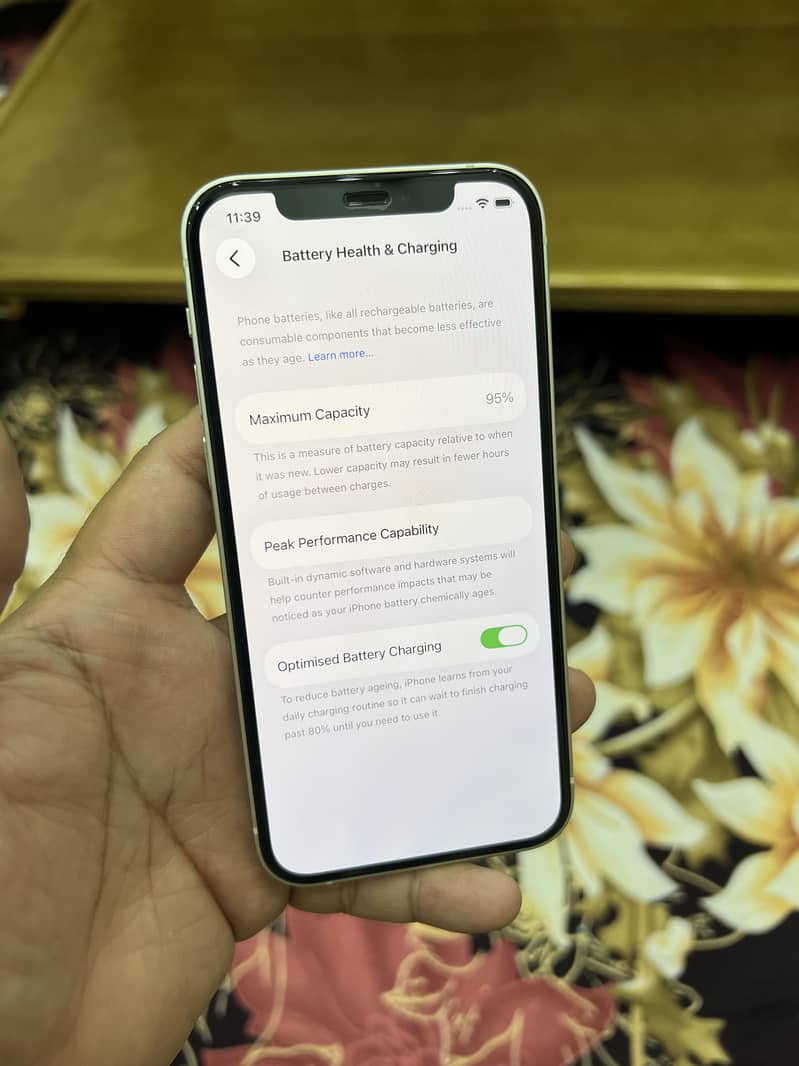 Apple iPhone 12 6
