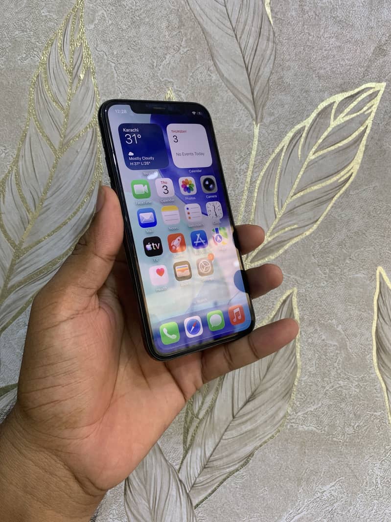 Apple iPhone 11 Pro 1
