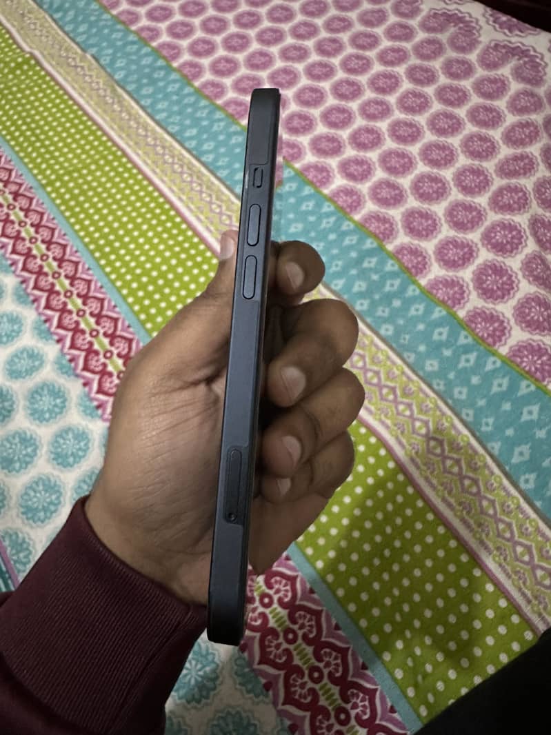 Apple iPhone 13 3