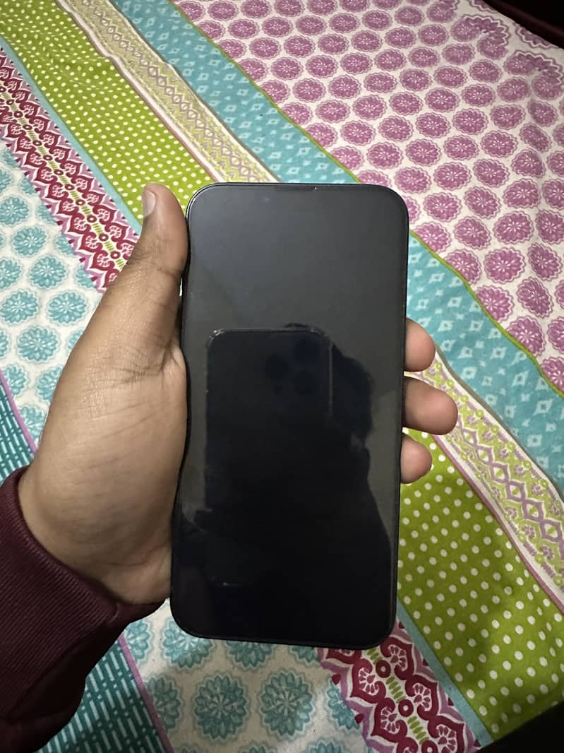 Apple iPhone 13 8