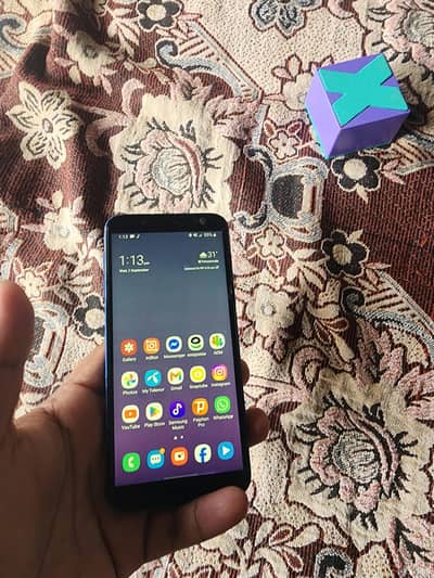 Samsung Mobile J6