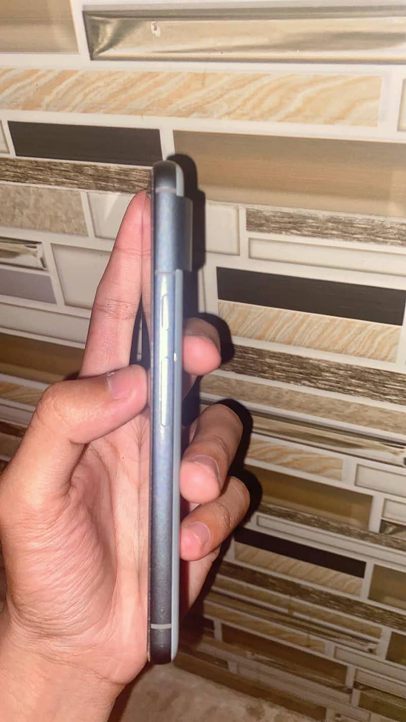 Google pixel 8 4