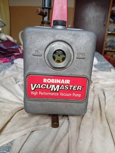 Original Robinair VacuMaster Vacuum Pump - 142 L/M - Made in USA