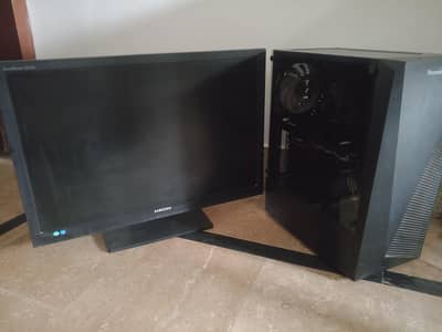 gaming PC with lcd