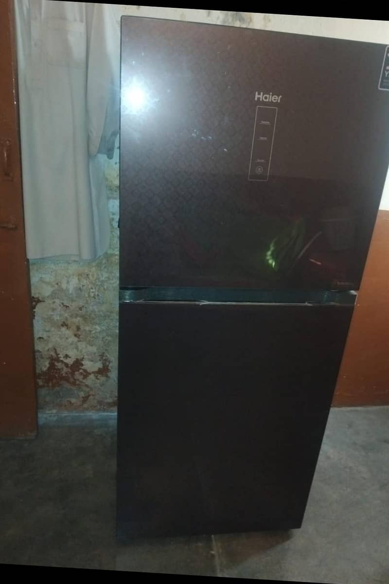 medium size fridge 0