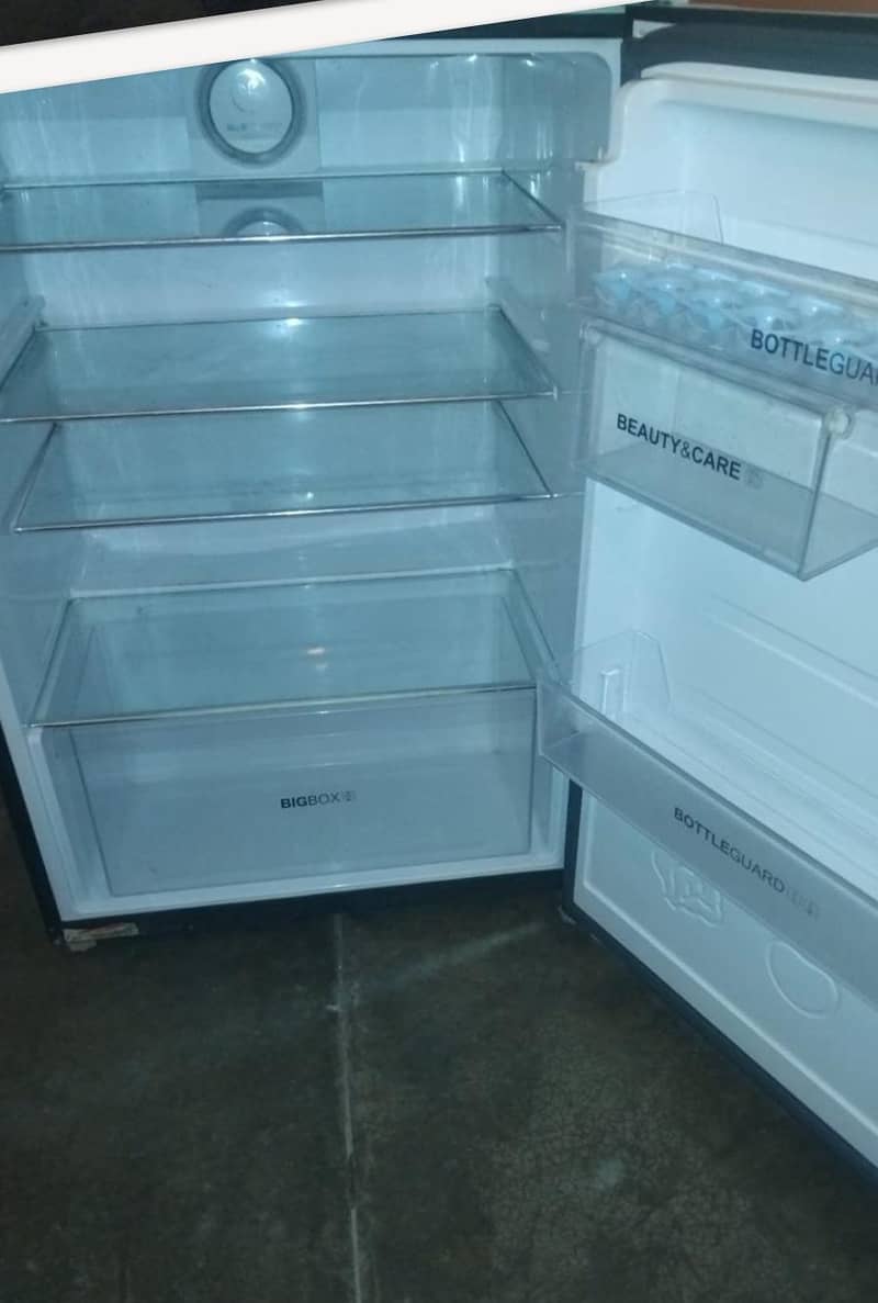 medium size fridge 1