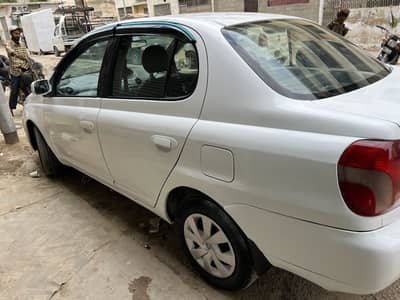 Toyota Platz 2002