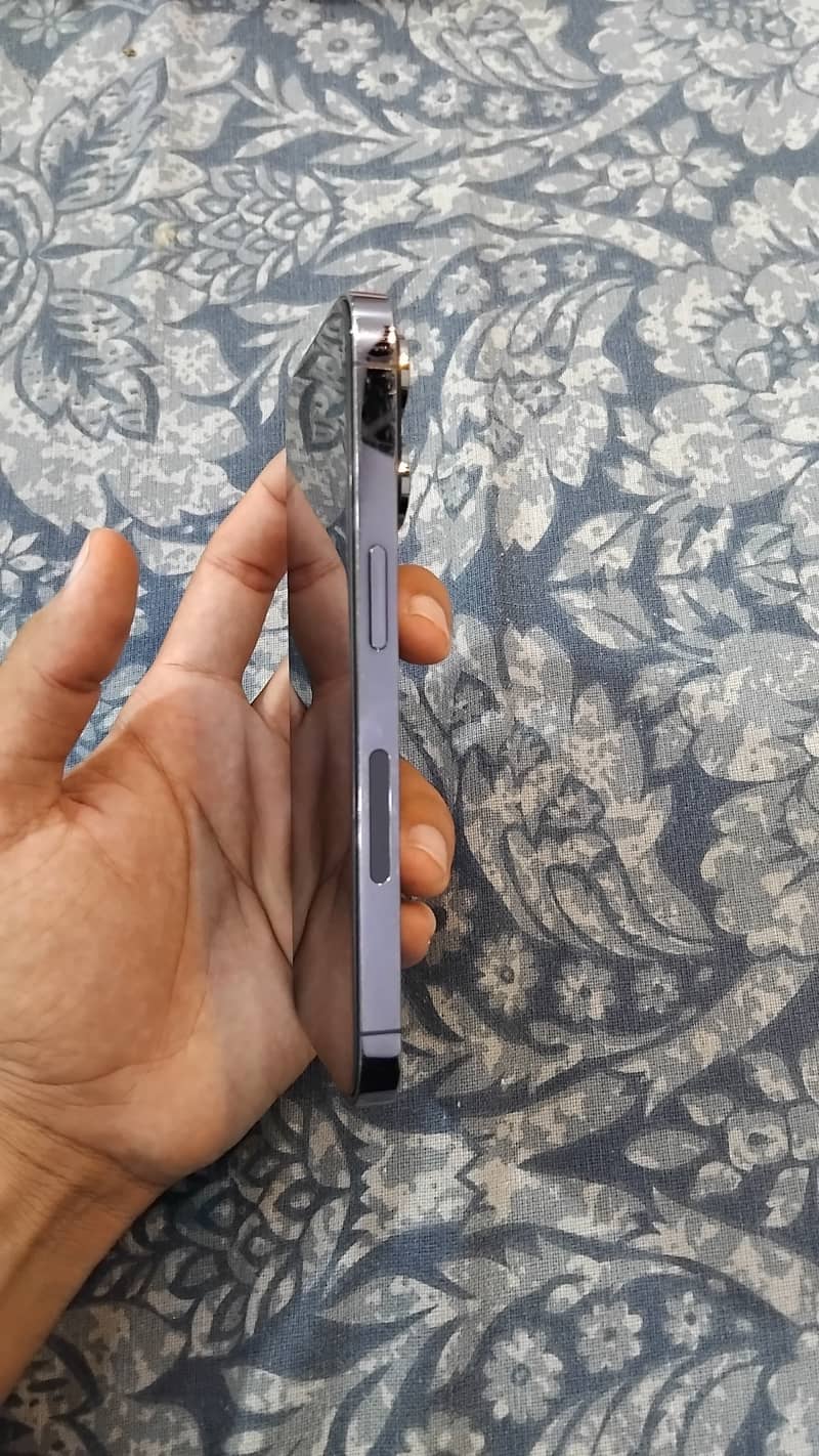 Apple iPhone 14 Pro 1