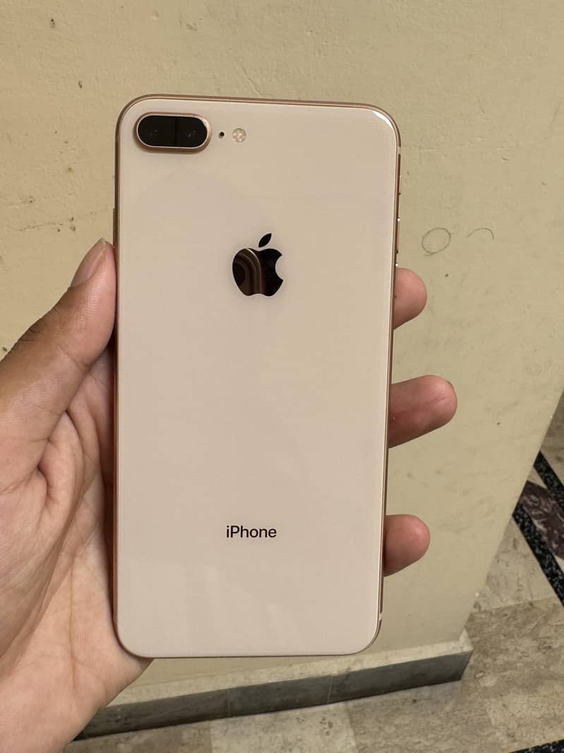 Apple iPhone 8 Plus 0