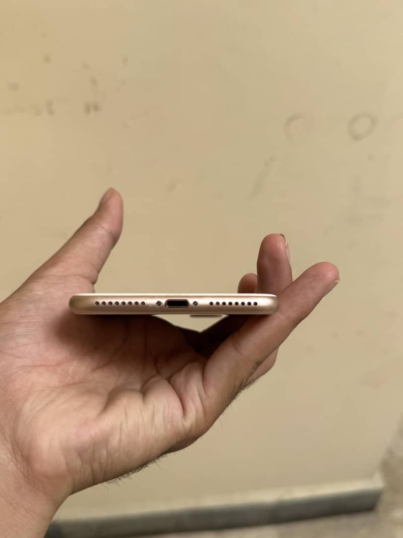 Apple iPhone 8 Plus 2