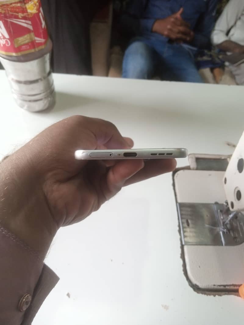 Infinix 4