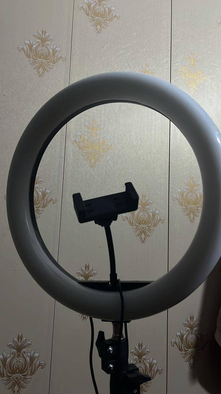 LED ring light with tripod 0