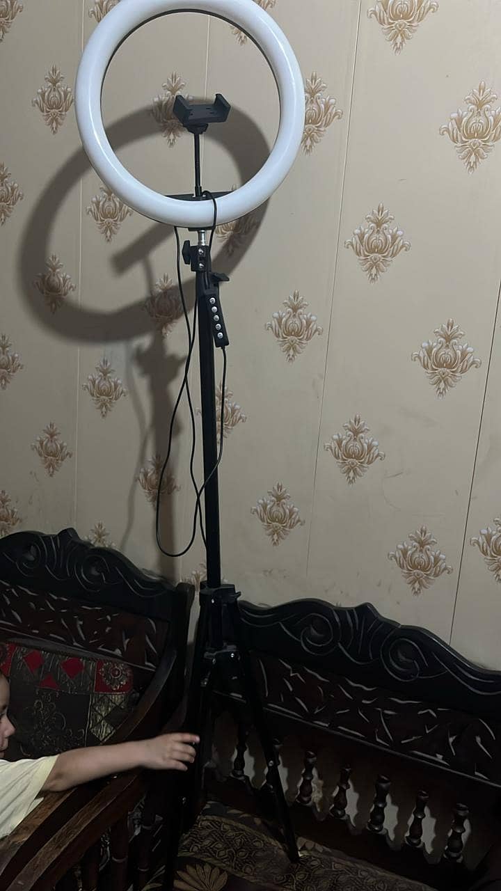LED ring light with tripod 1