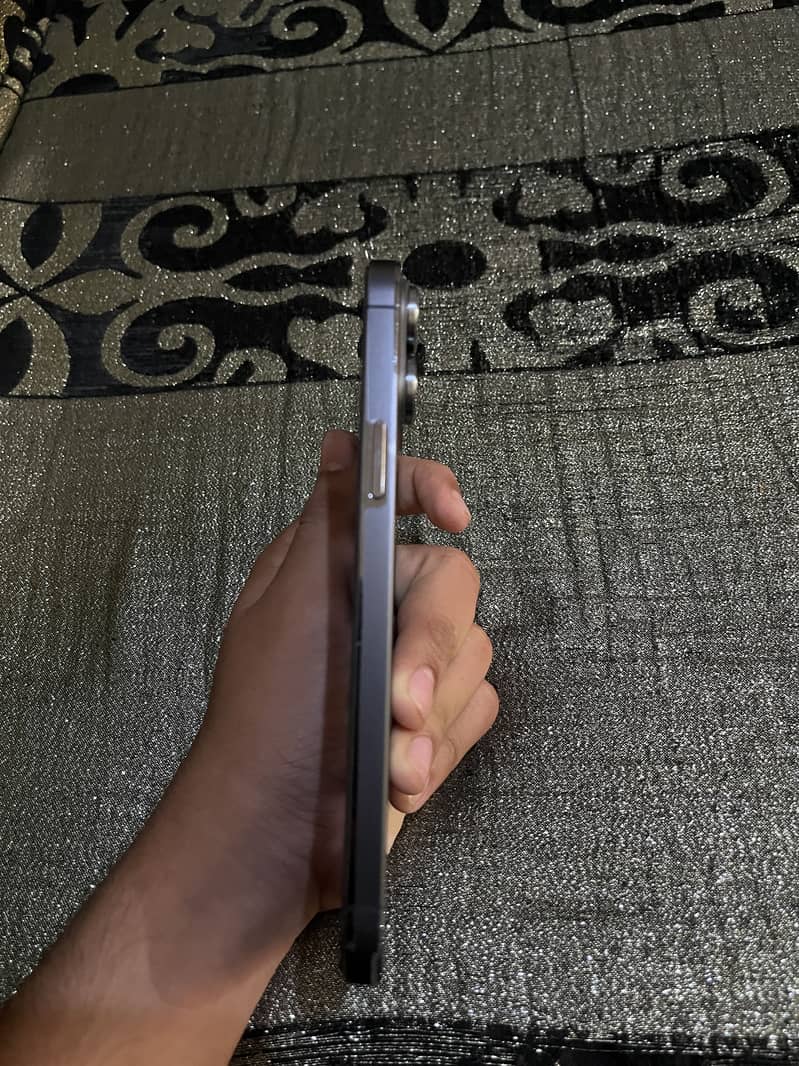 Apple iPhone 13 Pro Max 1