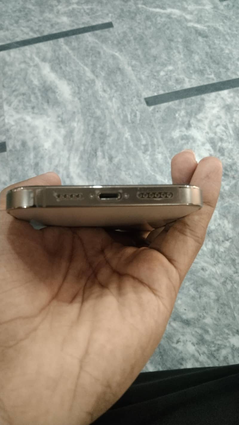 Apple iPhone 14 Pro Max 6