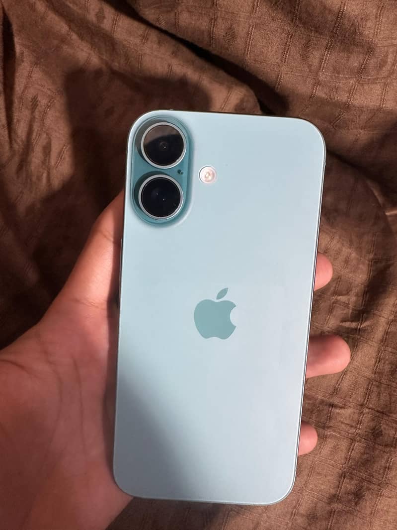 Apple iPhone 16 2