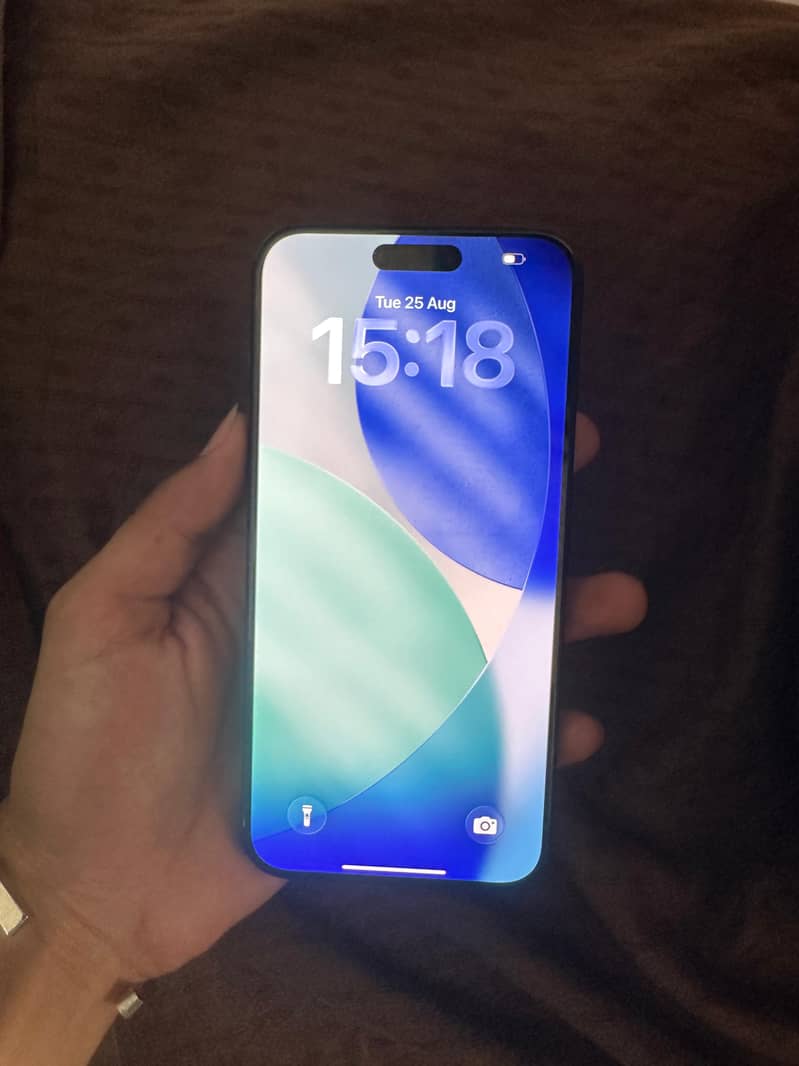 Apple iPhone 16 3