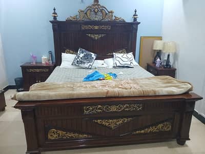 wooden original chinoti bed set for sale