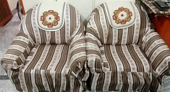Beautiful Traditional Sofa Set – 2 Piece | Used | Good Condition