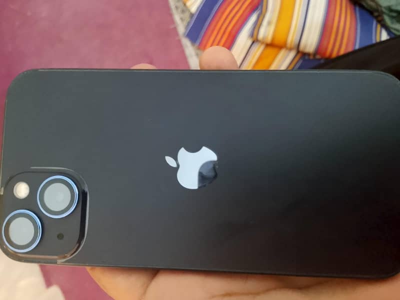 Apple iPhone 13 4