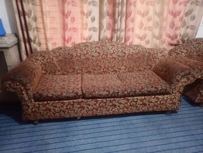 Red shell shaped sofa set used