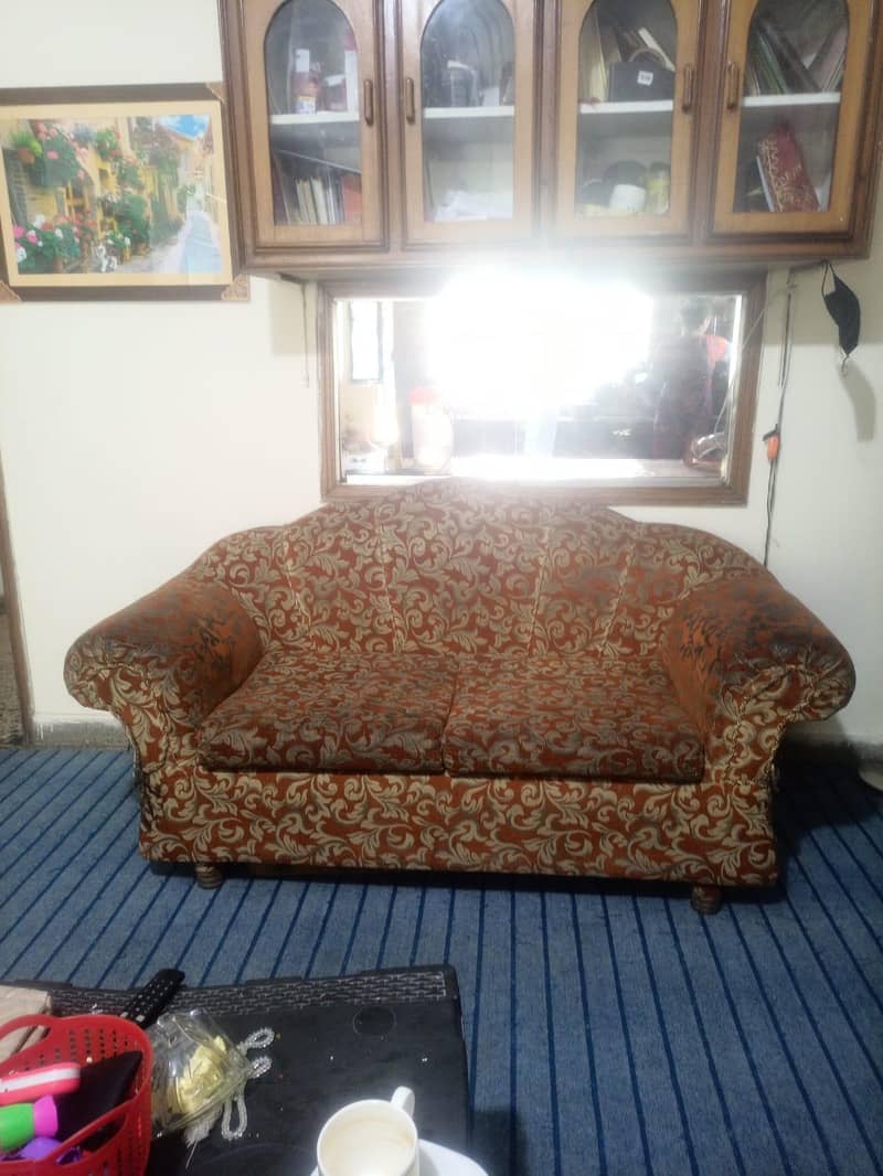 Red shell shaped sofa set used 2