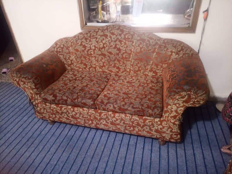 Red shell shaped sofa set used 3