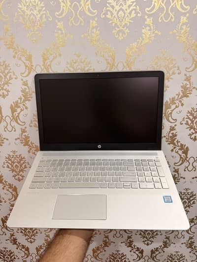 Hp Pavilion - Core i5 8th - 256Gb Nvme 500Gb HHD - 8Gb Ram - 15.6 inch
