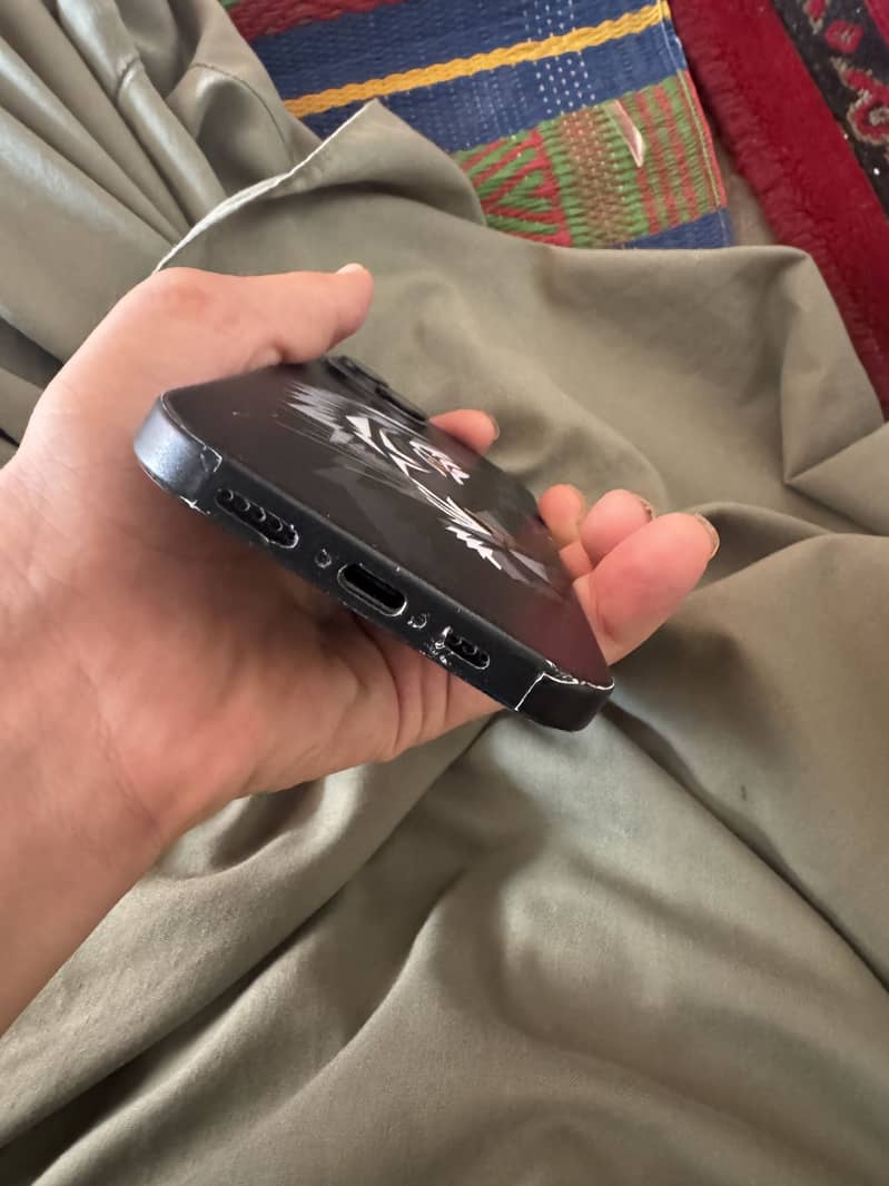 Apple iPhone 15 3