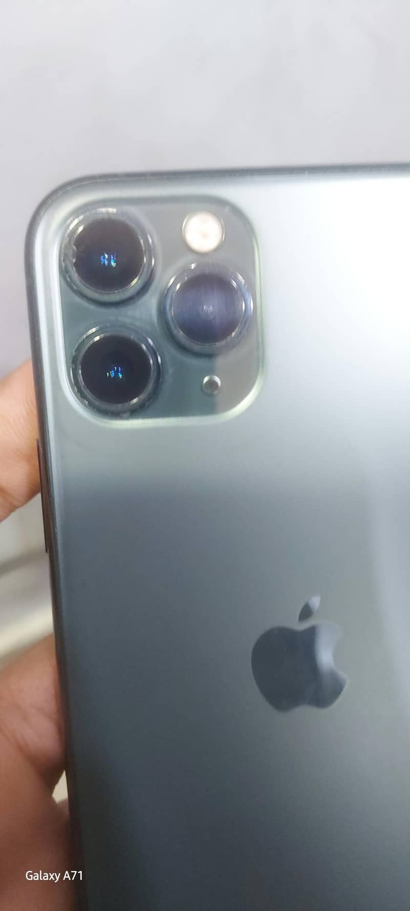 Apple iPhone 11 Pro 2