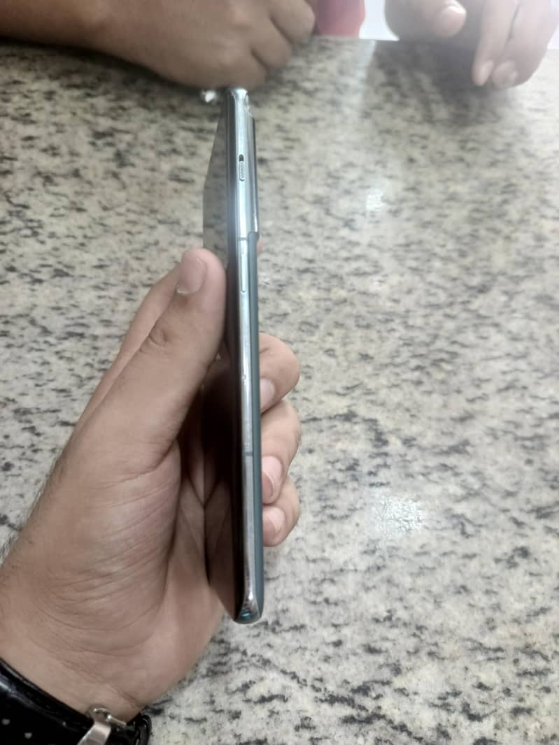 One Plus 10 Pro 1
