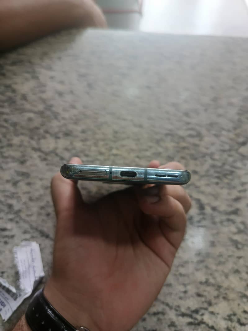 One Plus 10 Pro 6