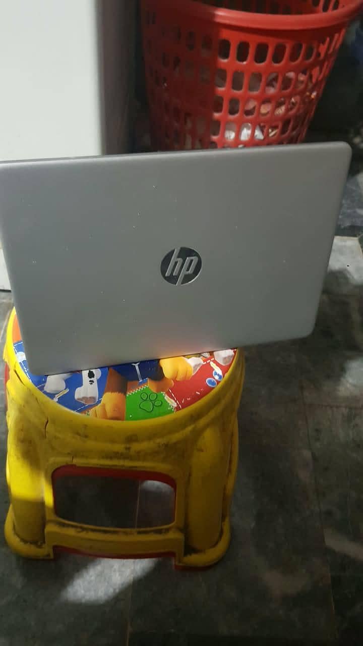 HP i3 0