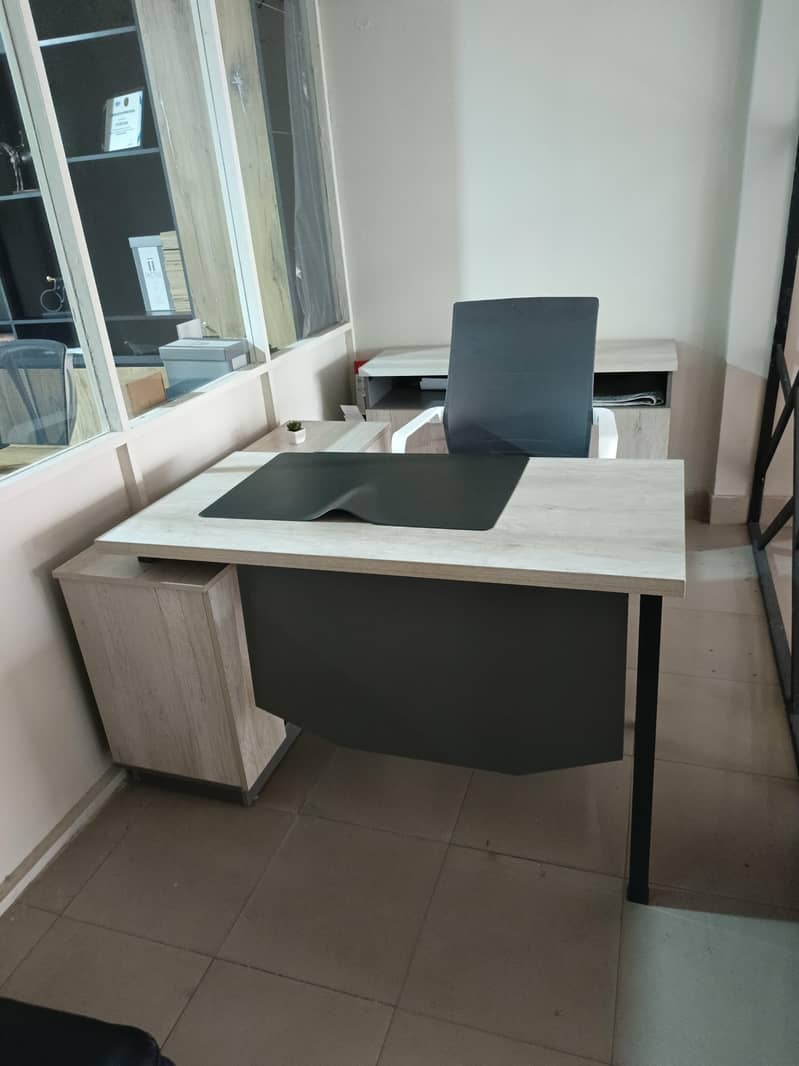 Executive Office Tables 16