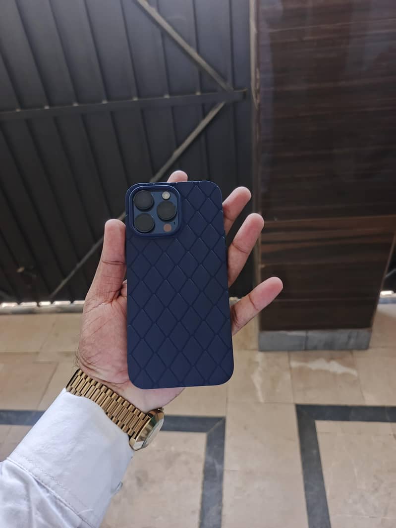 Apple iPhone 15 Pro Max 1
