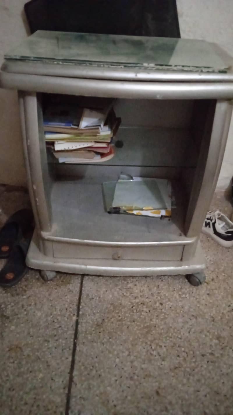 TV Trolley 1