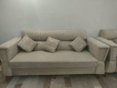 7 Seater Sofa Set – Good Condition | Comfortable & Elegant