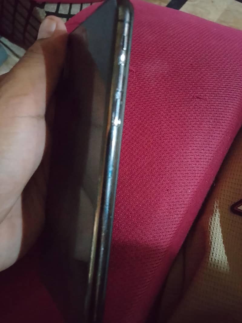 Apple iPhone X 3