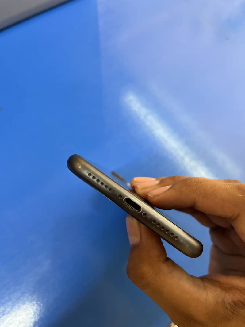 Apple iPhone 11 6