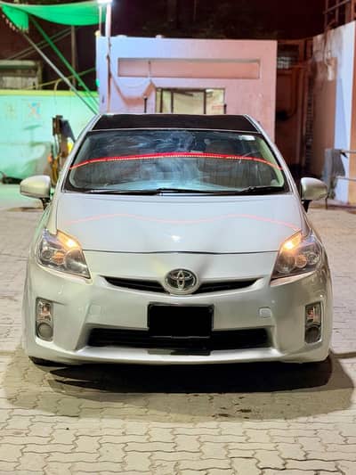 Toyota Prius Hybrid 1.8  hybird Full Option