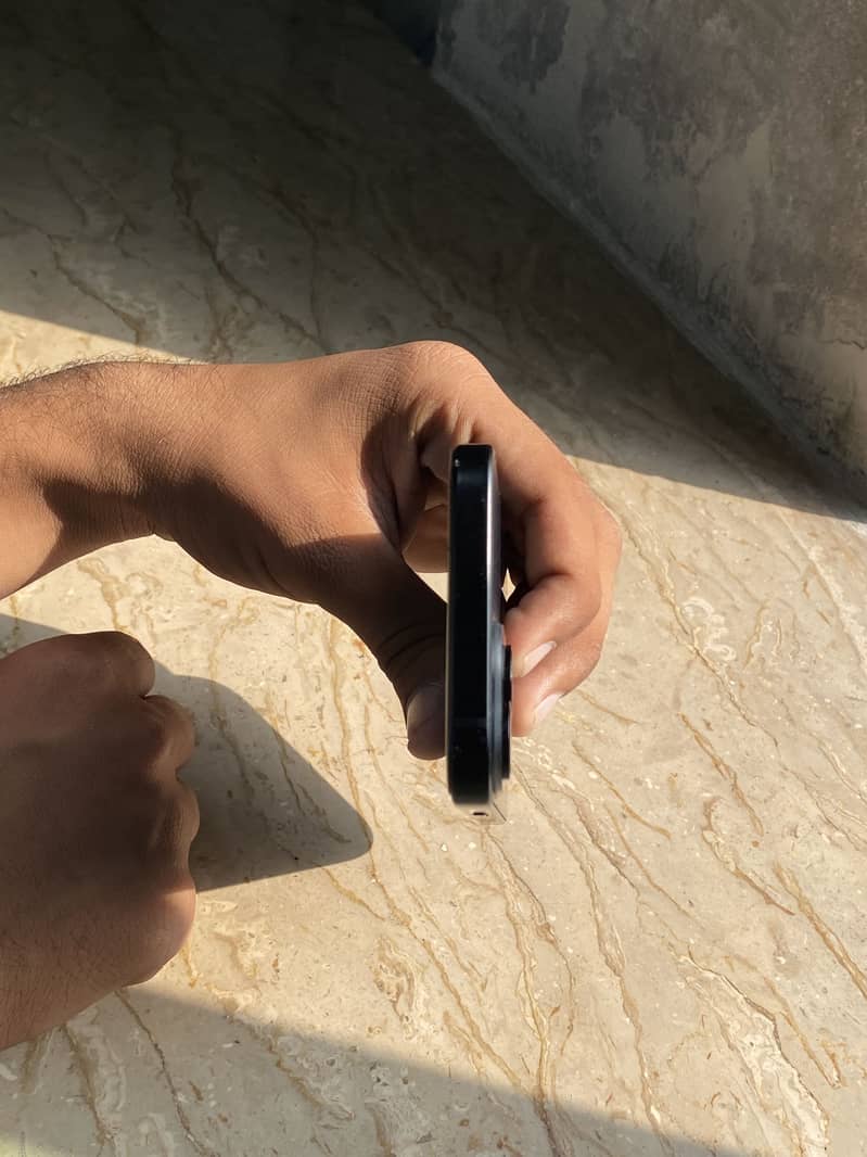 Apple iPhone 15 6