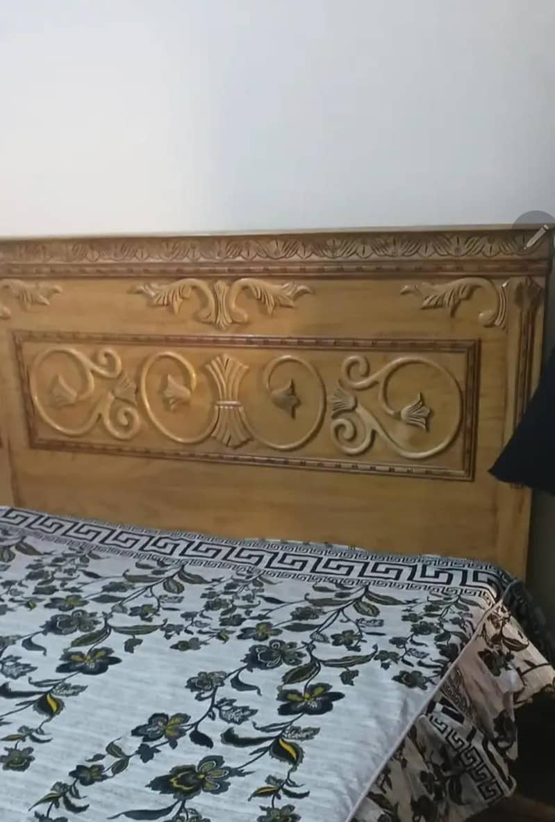 Bed with dressing table 3